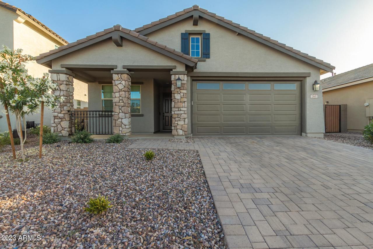 2841 W New River Dr., San Tan Valley, AZ 85144