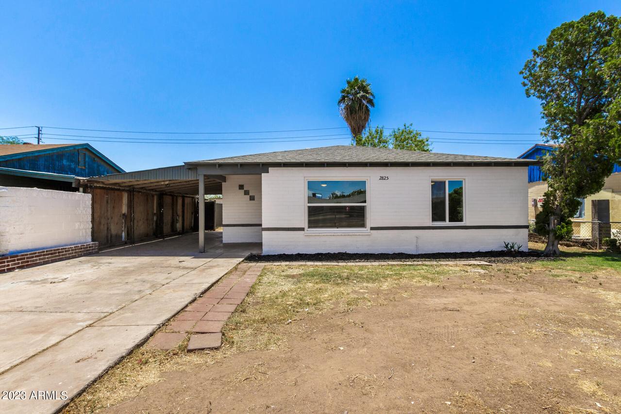 2825 W Roosevelt St., Phoenix, AZ 85009