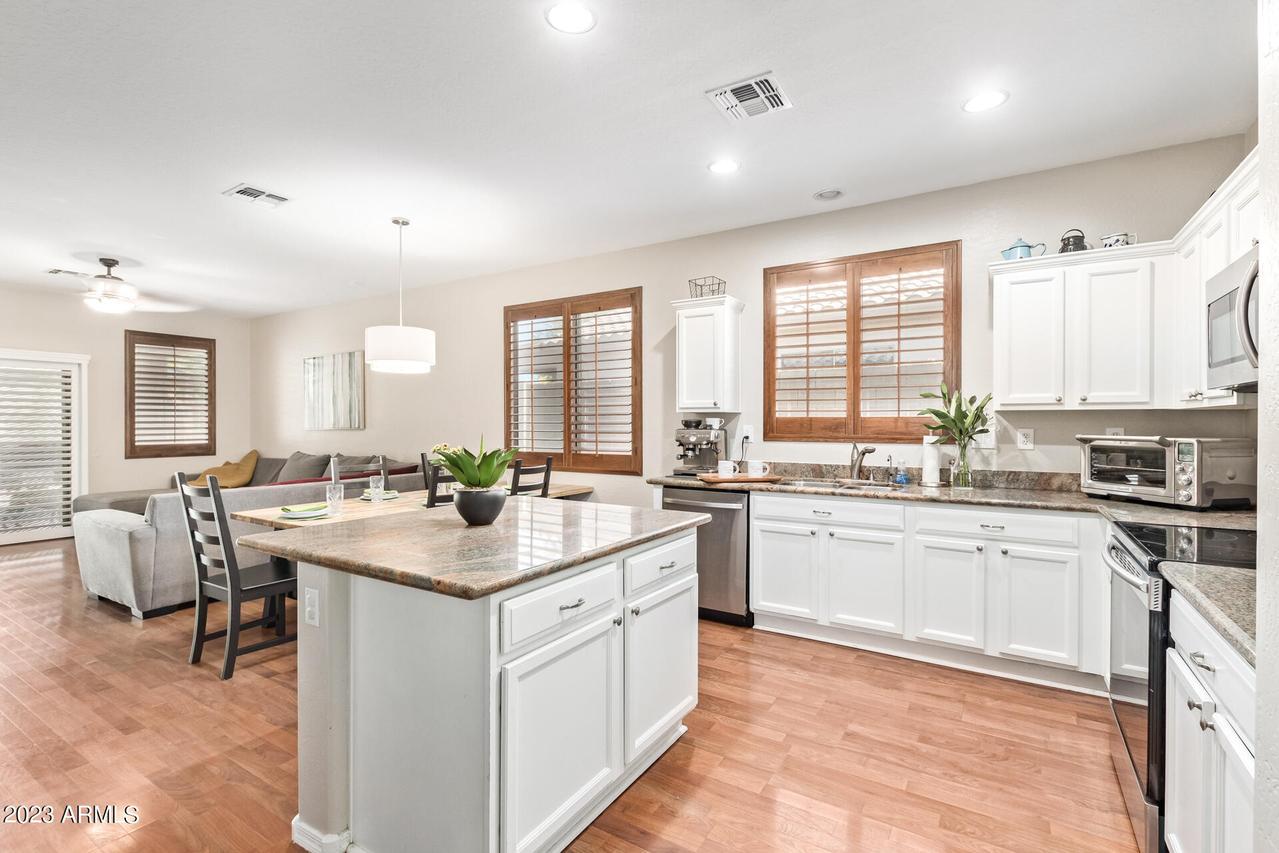 40208 N High Noon Way, Anthem, AZ 85086