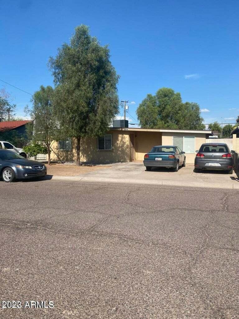 5425 S 35th Dr., Phoenix, AZ 85041