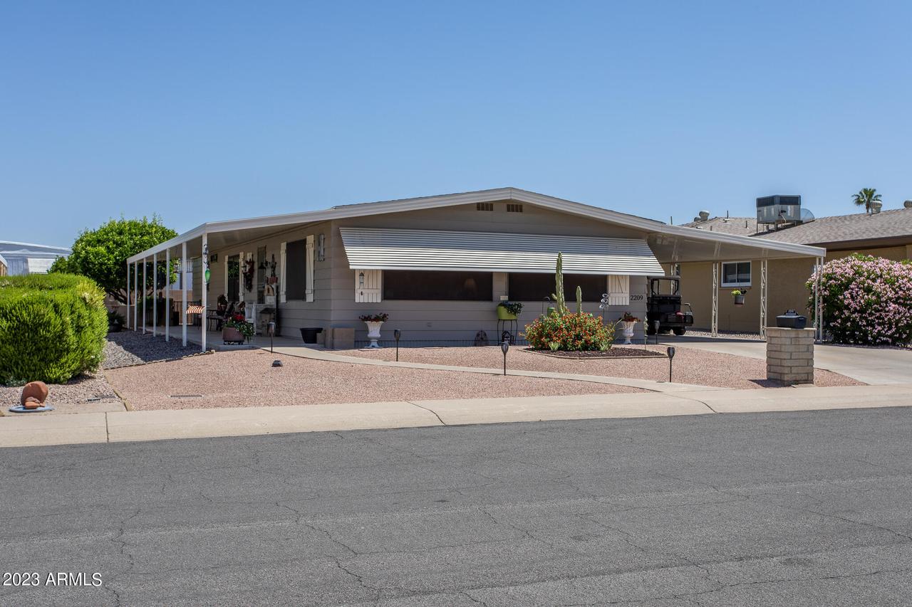 2209 N Nicklaus Dr., Mesa, AZ 85215