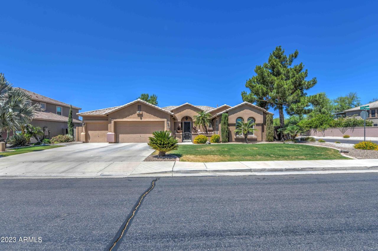 2868 S Cottonwood Dr., Gilbert, AZ 85295