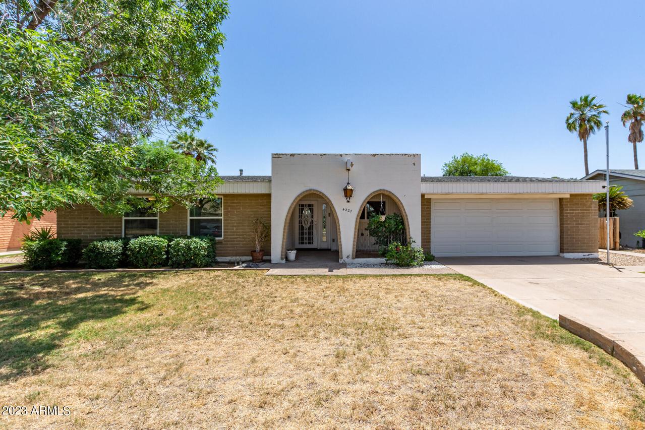 4227 W Hatcher Rd., Phoenix, AZ 85051