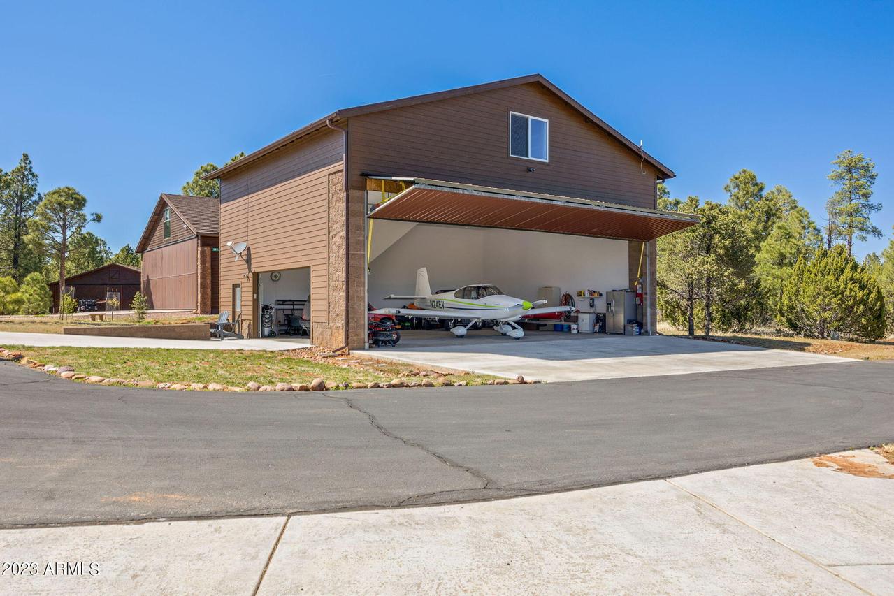 2844 Chandelle Ln., Overgaard, AZ 85933