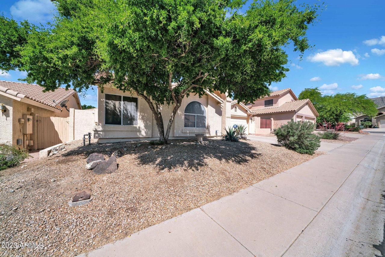 15408 S 13th Ave., Phoenix, AZ 85045