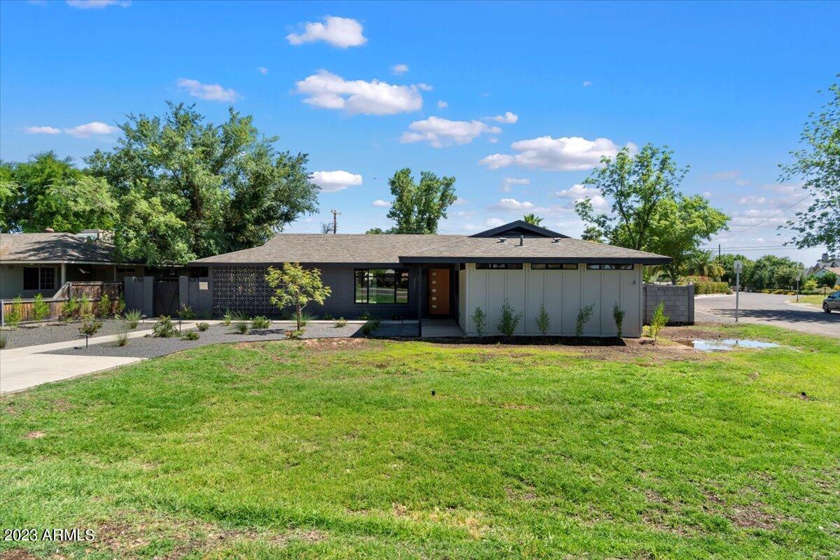 3901 E Campbell Ave., Phoenix, AZ 85018