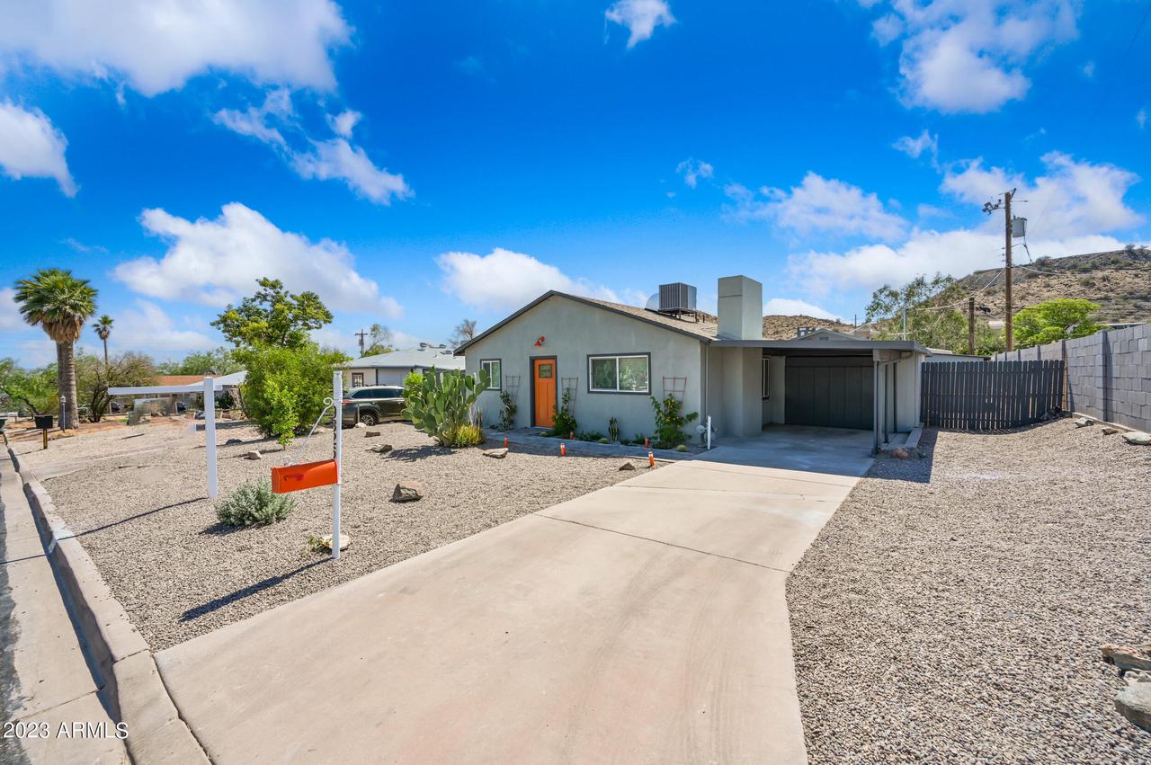 9826 N 2nd St., Phoenix, AZ 85020