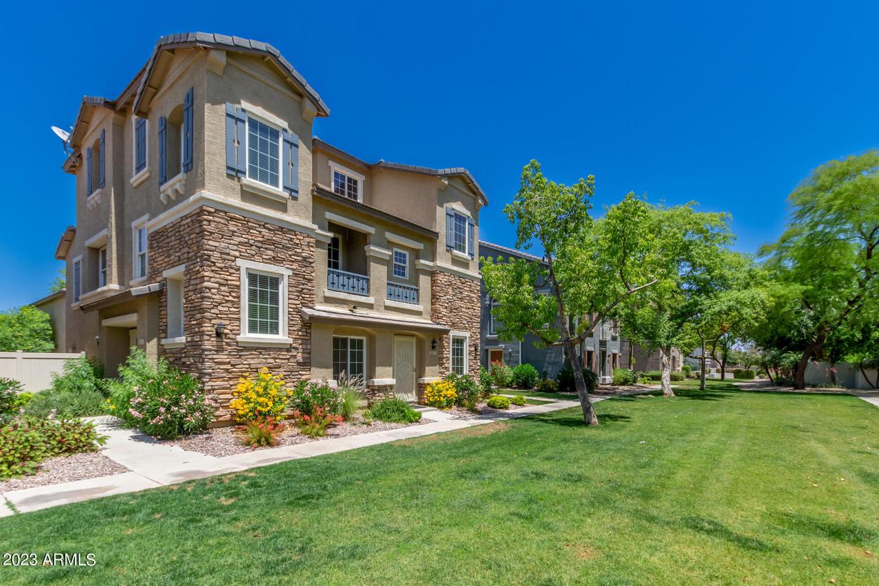 5613 S 21st Pl., Phoenix, AZ 85040