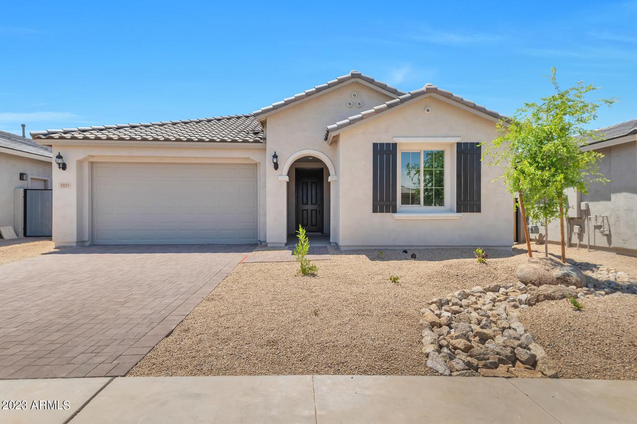 1929 W Burnside Tr., Phoenix, AZ 85085