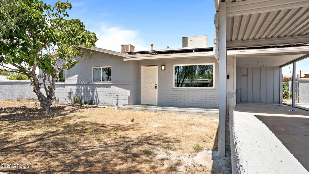 3338 E Hillery Dr., Phoenix, AZ 85032