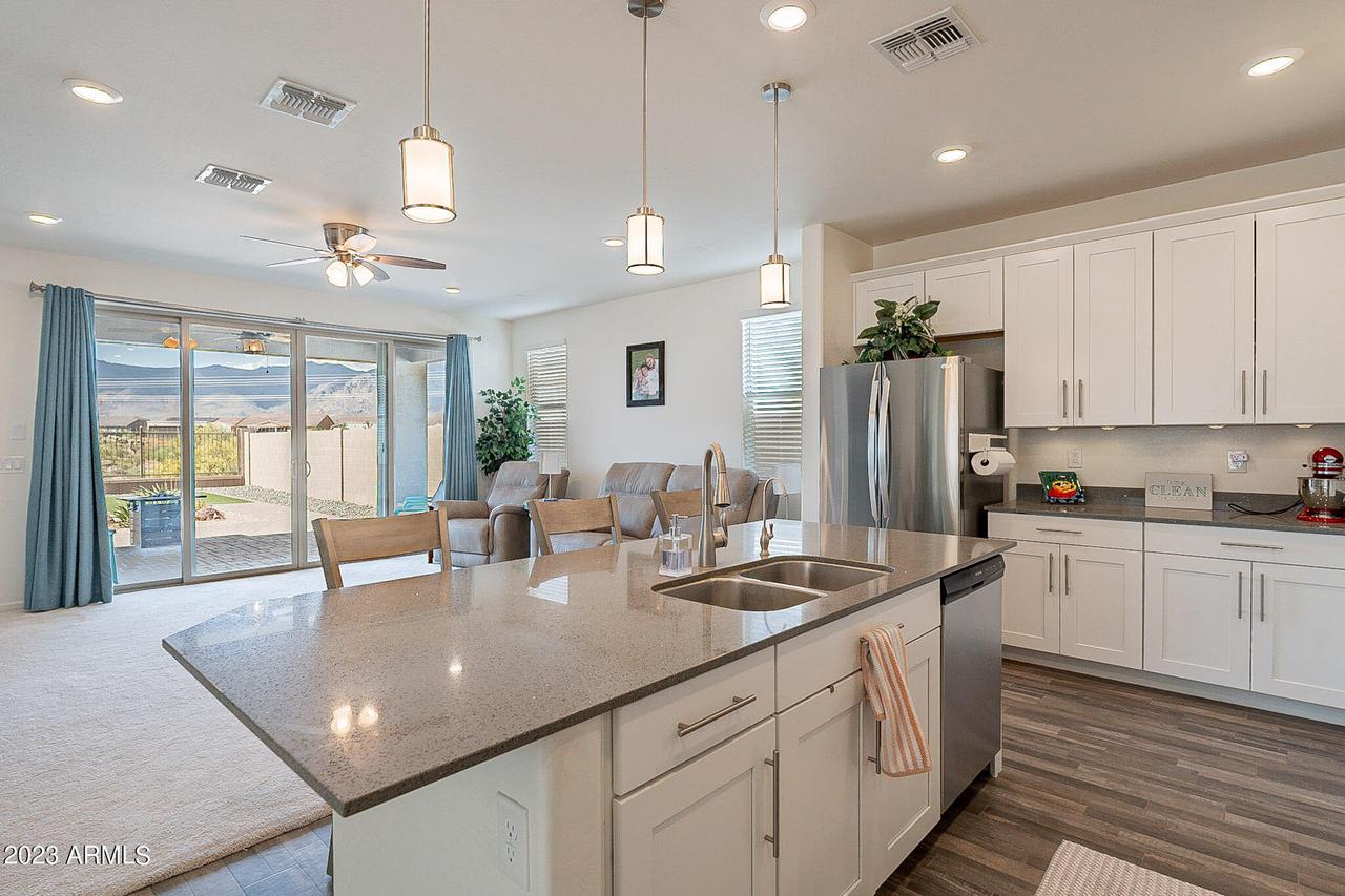 11512 E Yeager Canyon, Gold Canyon, AZ 85118