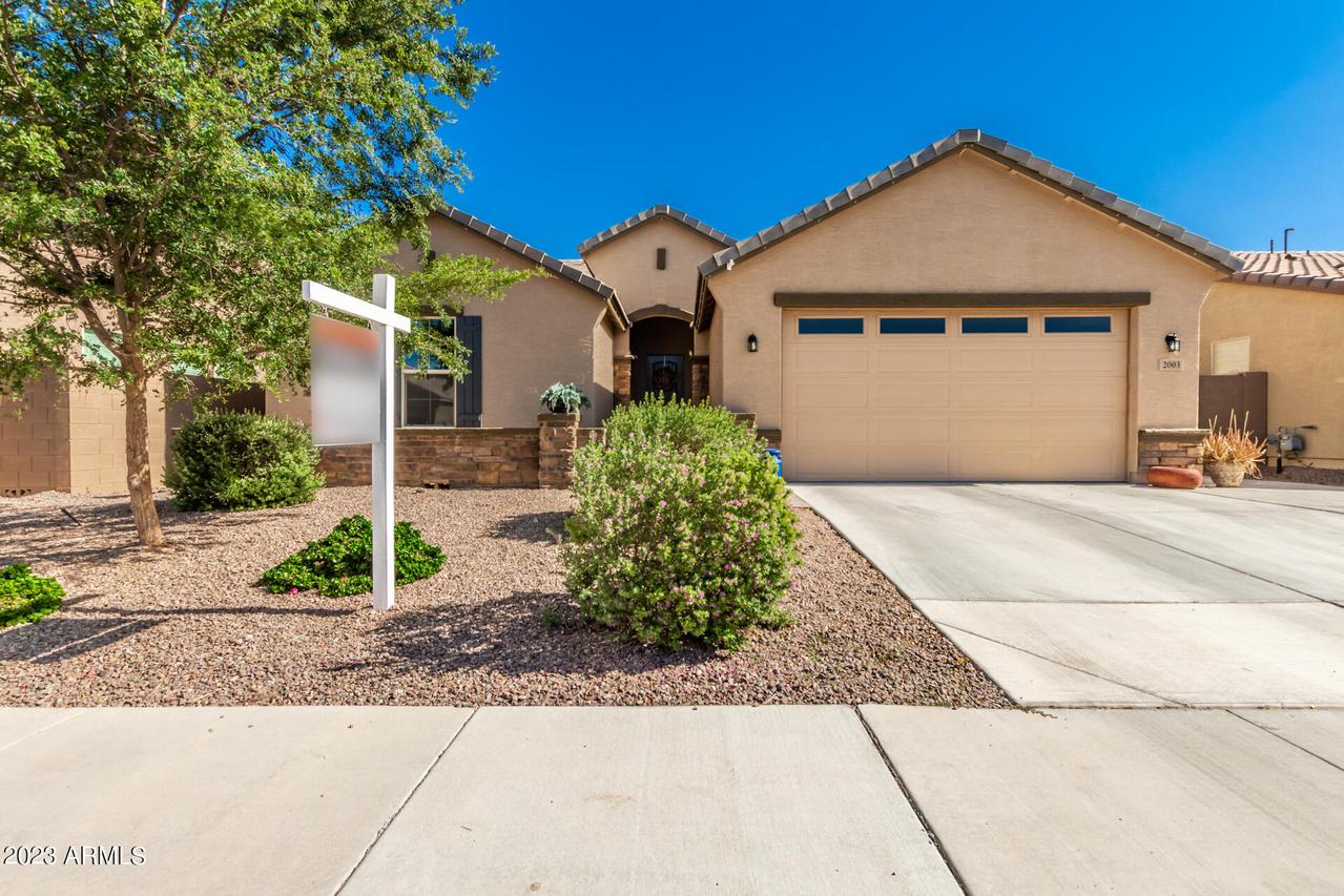 2003 W Larissa Ln., San Tan Valley, AZ 85144