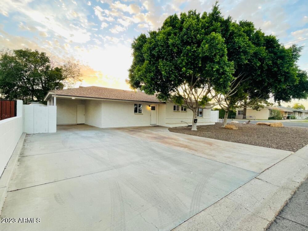 5658 N 37th Dr., Phoenix, AZ 85019
