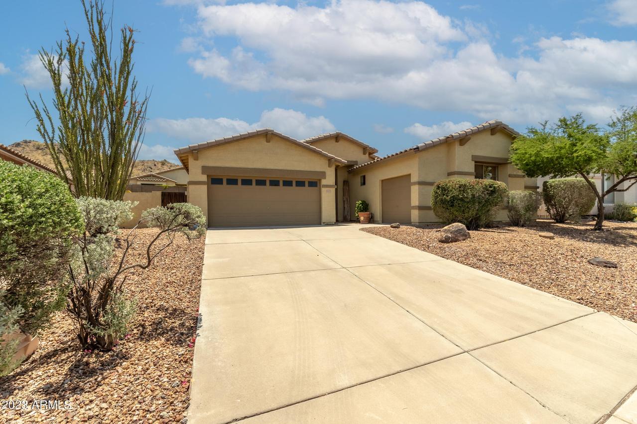 18483 W Western Star Blvd., Goodyear, AZ 85338