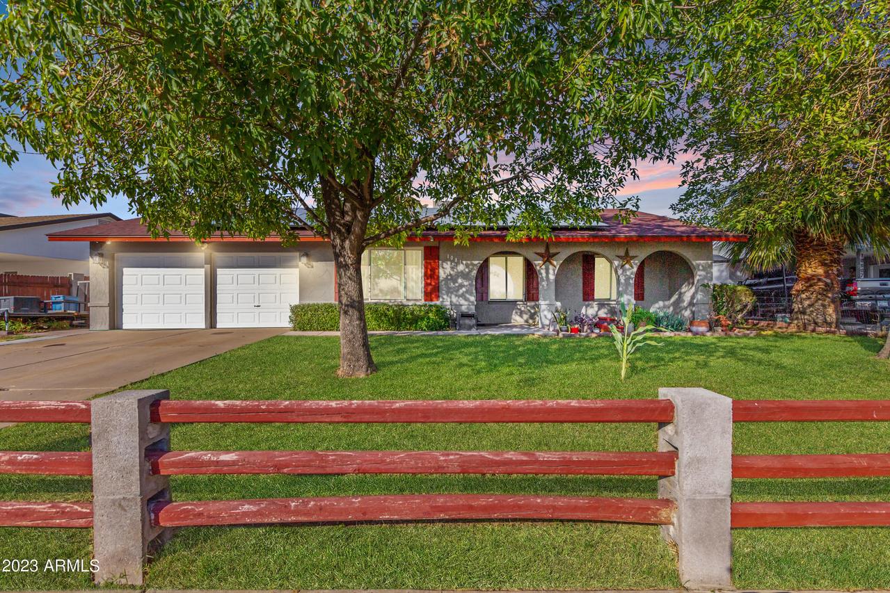 10811 N 46th Ave., Glendale, AZ 85304