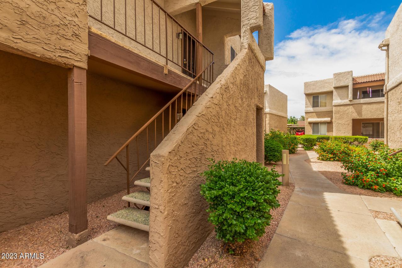 4554 E Paradise Village Pkwy. #133, Phoenix, AZ 85032