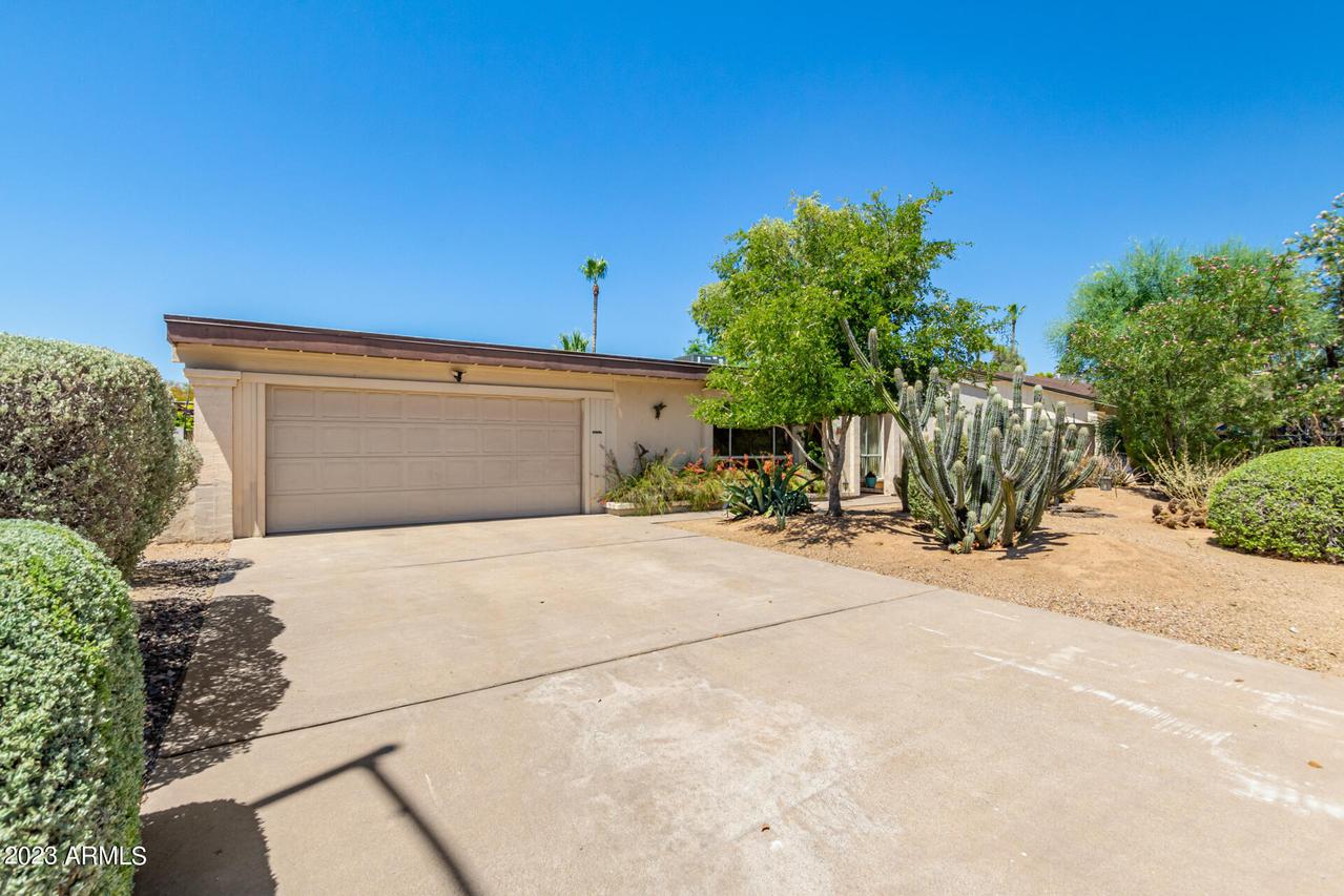 118 E Eugie Ave., Phoenix, AZ 85022
