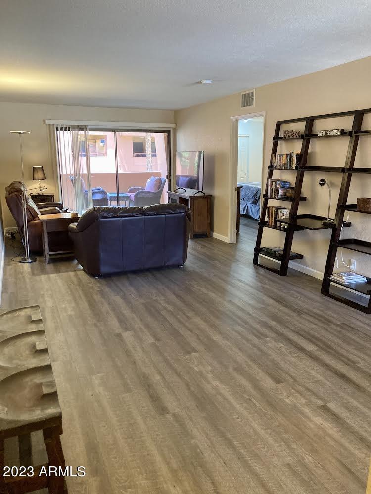 12212 N Paradise Village Pkwy. #212, Phoenix, AZ 85032