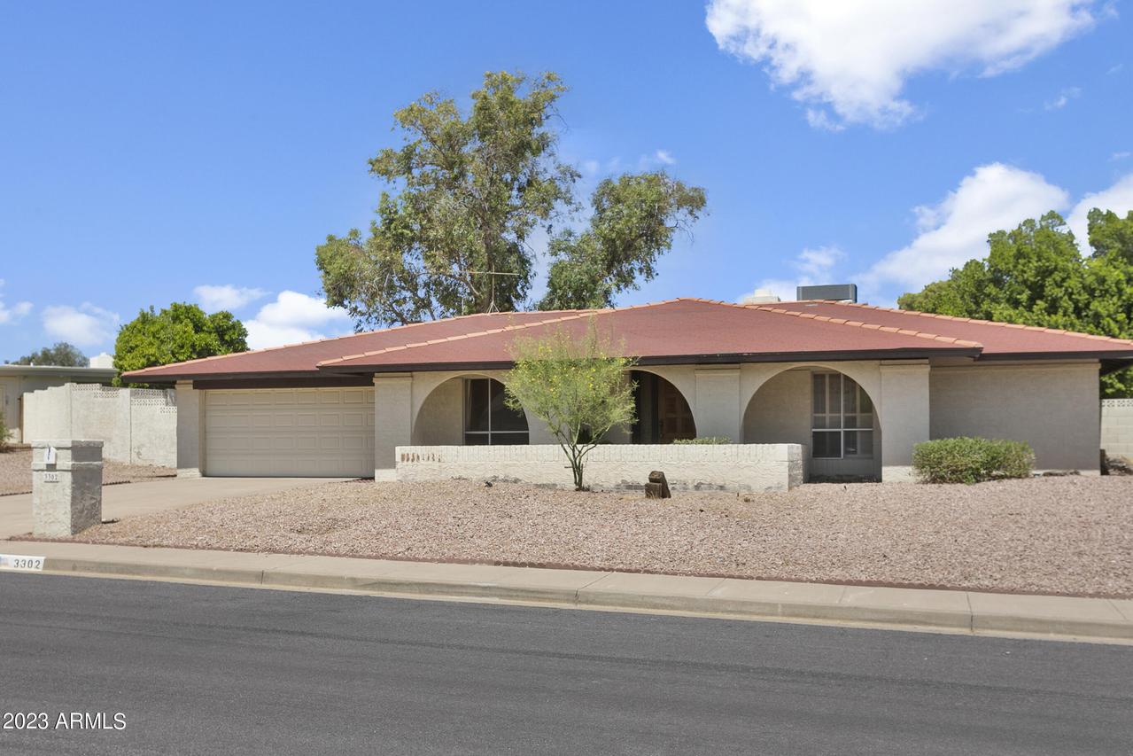3302 E Hatcher Rd., Phoenix, AZ 85028