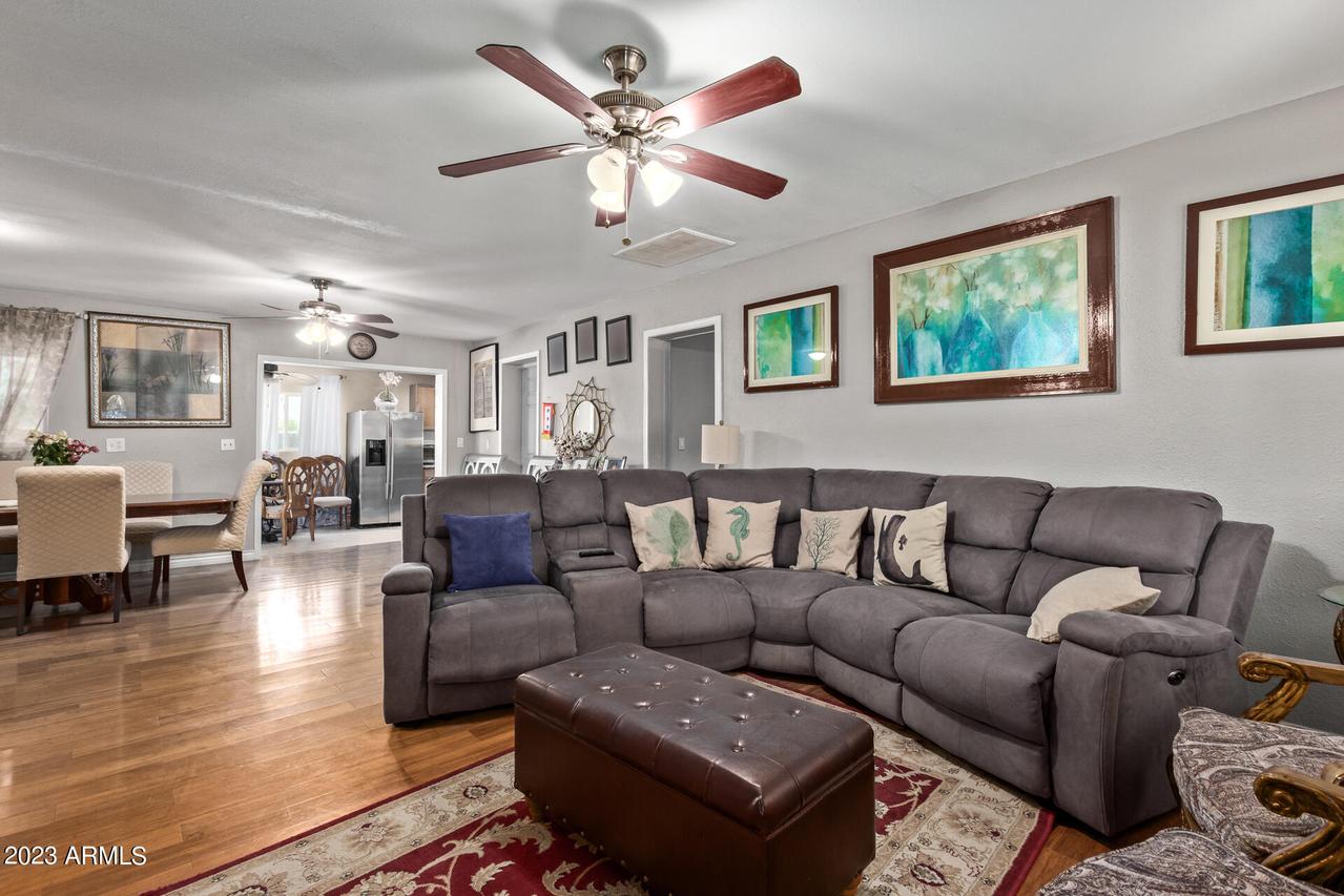 31 W Rhodes Ave., Avondale, AZ 85323