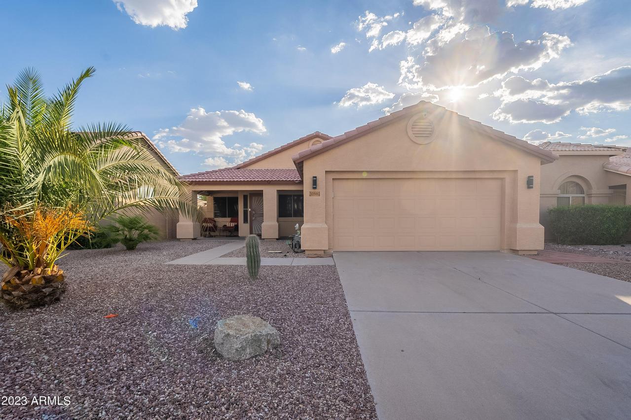 30540 N Royal Oak Way, San Tan Valley, AZ 85143