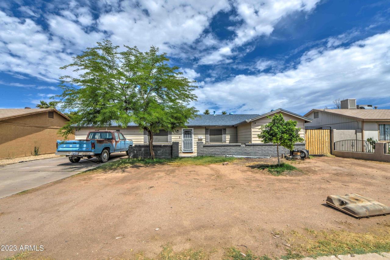 1813 N 63rd Dr., Phoenix, AZ 85035