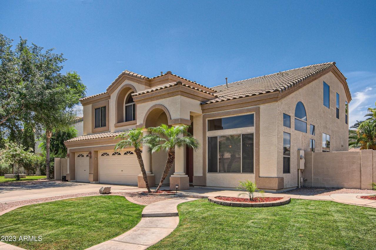 1074 S Roles Dr., Gilbert, AZ 85296
