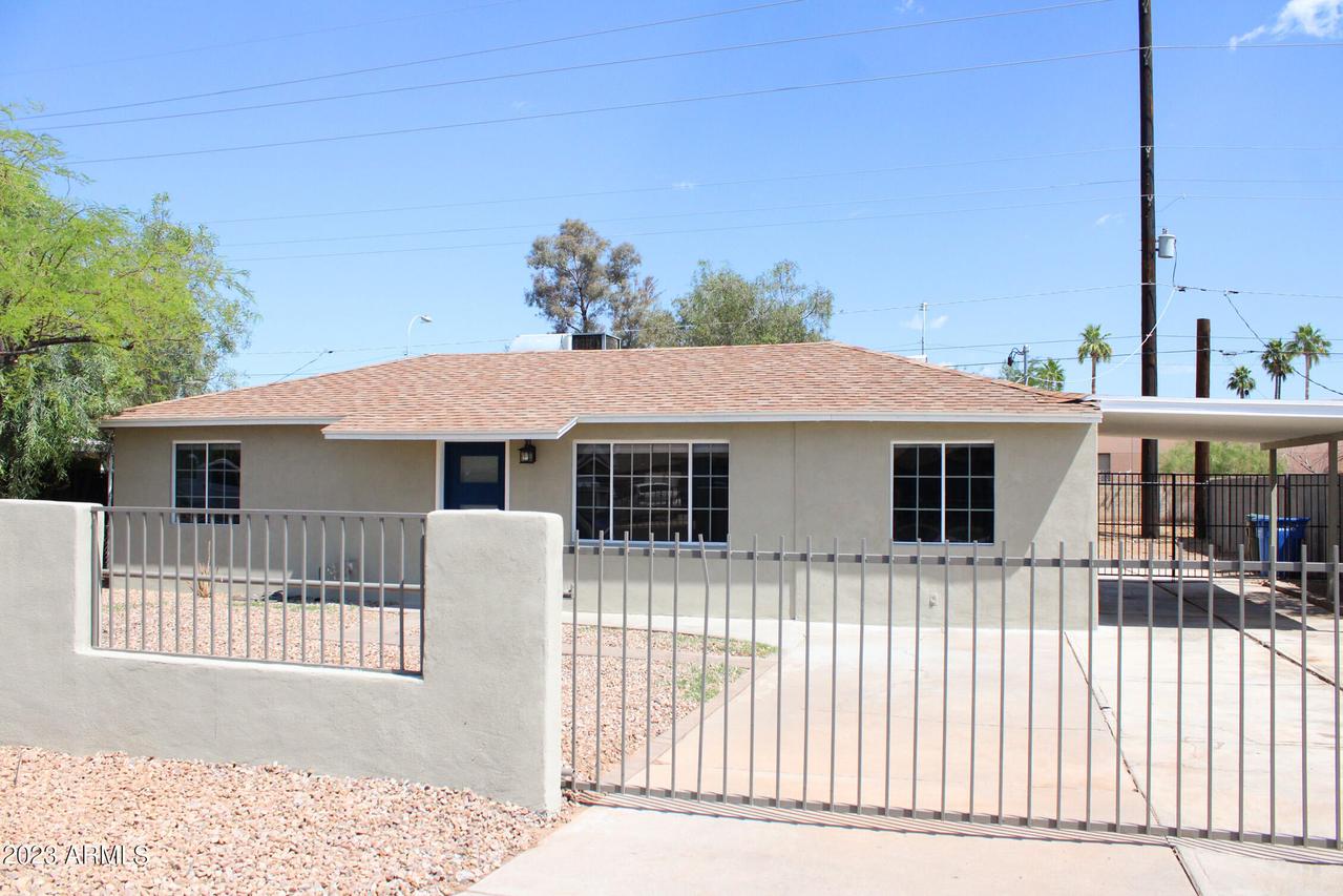 2238 E Wood St., Phoenix, AZ 85040