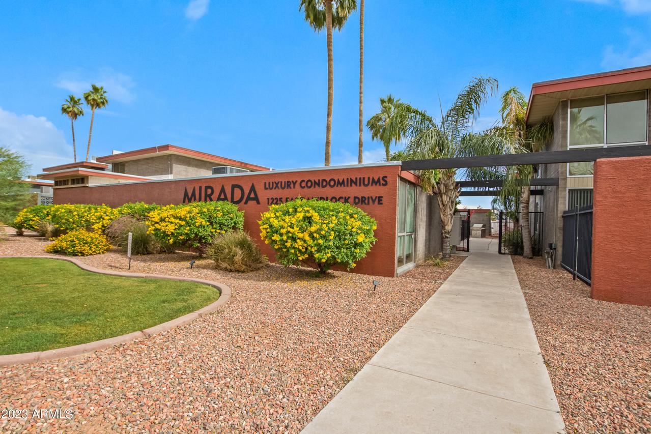 1225 E Medlock Dr. #207, Phoenix, AZ 85014