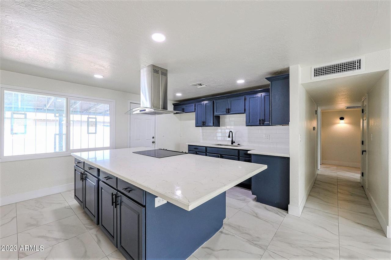 4102 N 71st Dr., Phoenix, AZ 85033