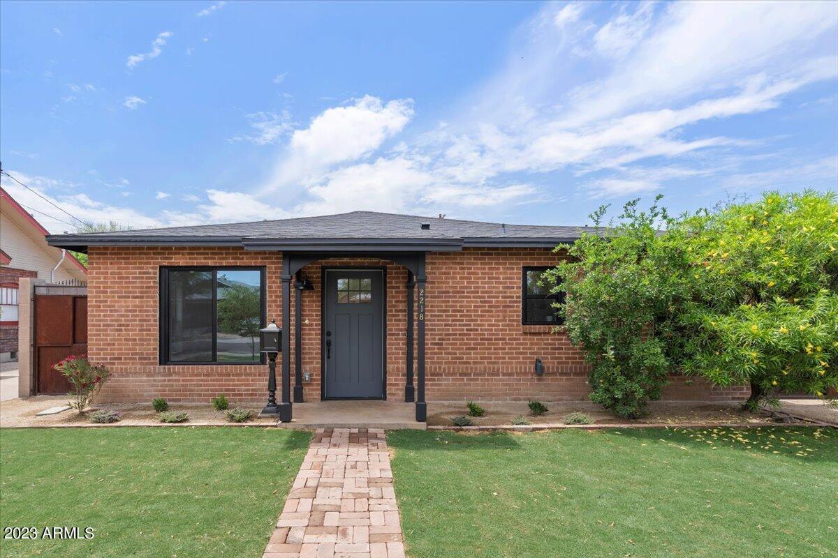 2218 N 8th St., Phoenix, AZ 85006
