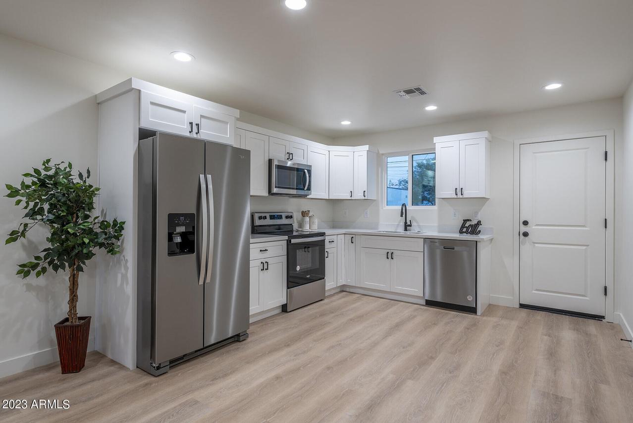 1645 E Monroe St., Phoenix, AZ 85034