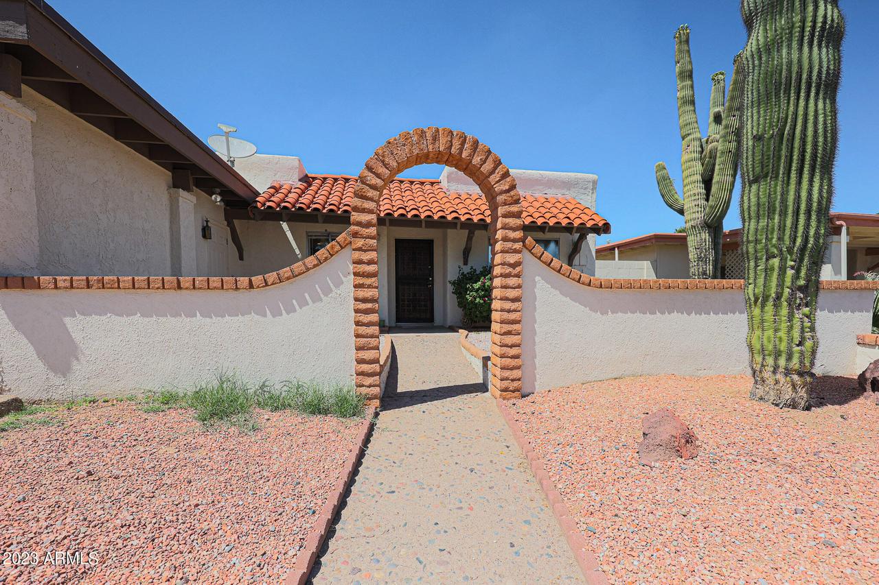 3120 W Becker Ln., Phoenix, AZ 85029