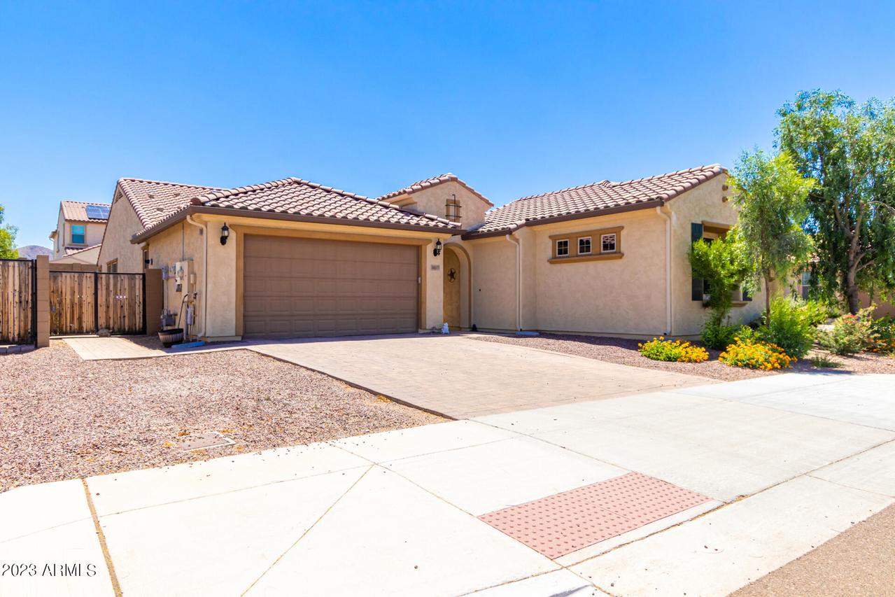44611 N 41st Ln., New River, AZ 85087