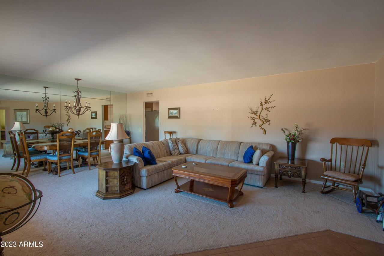 9502 W Country Club Dr., Sun City, AZ 85373