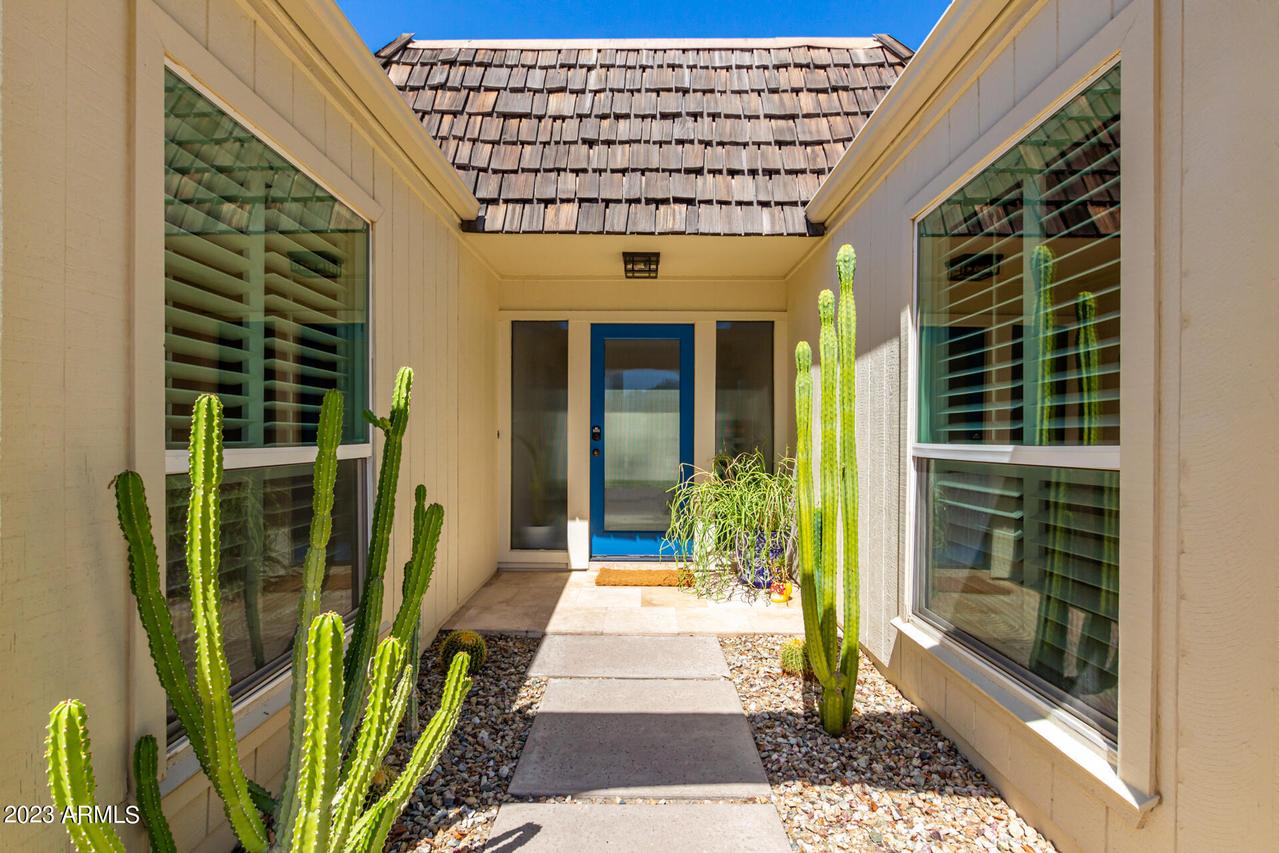 7232 N 13th St., Phoenix, AZ 85020