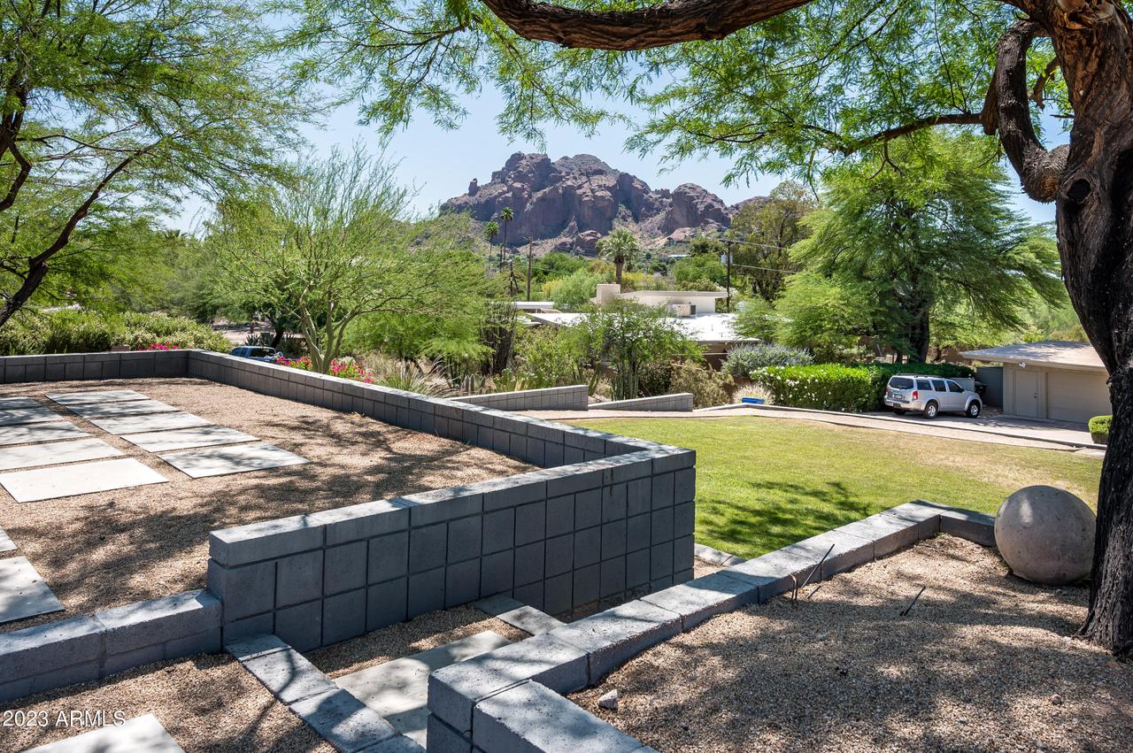 4250 E Palo Verde Dr., Phoenix, AZ 85018