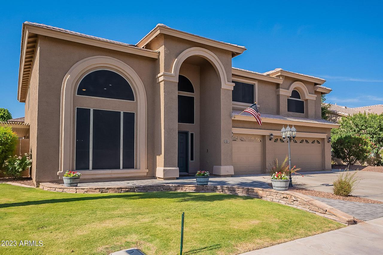 1352 E Powell Way, Chandler, AZ 85249
