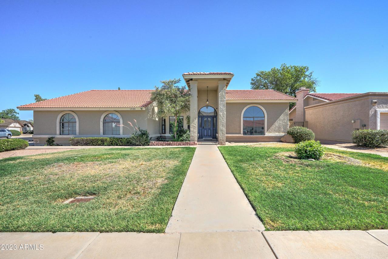 1930 E Ellis Cir., Mesa, AZ 85203