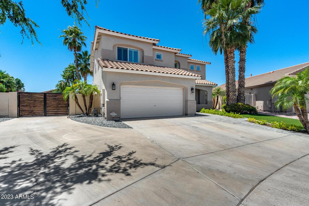 22104 N 77th Dr., Peoria, AZ 85383