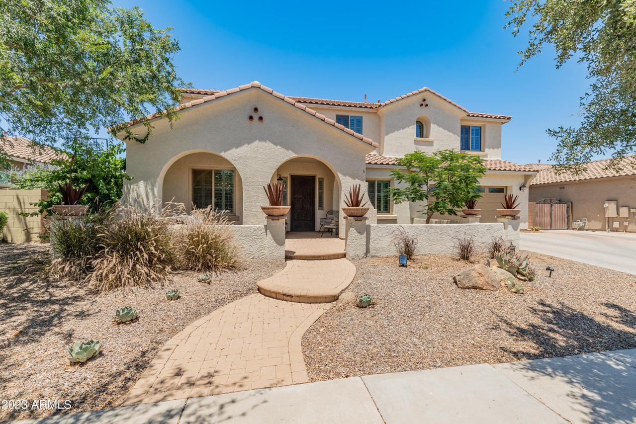 2748 E Powell Way, Gilbert, AZ 85298