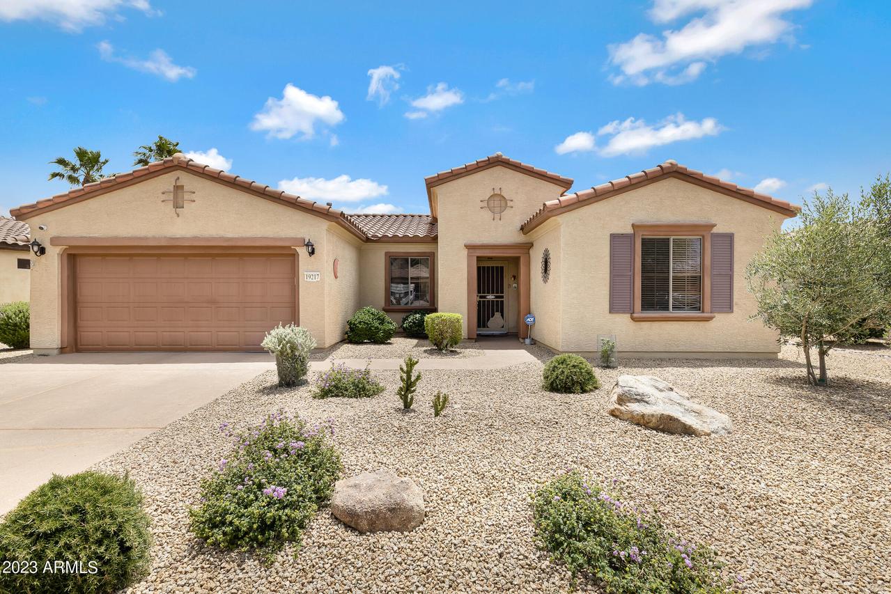 19217 N Emerald Cove Way, Surprise, AZ 85387