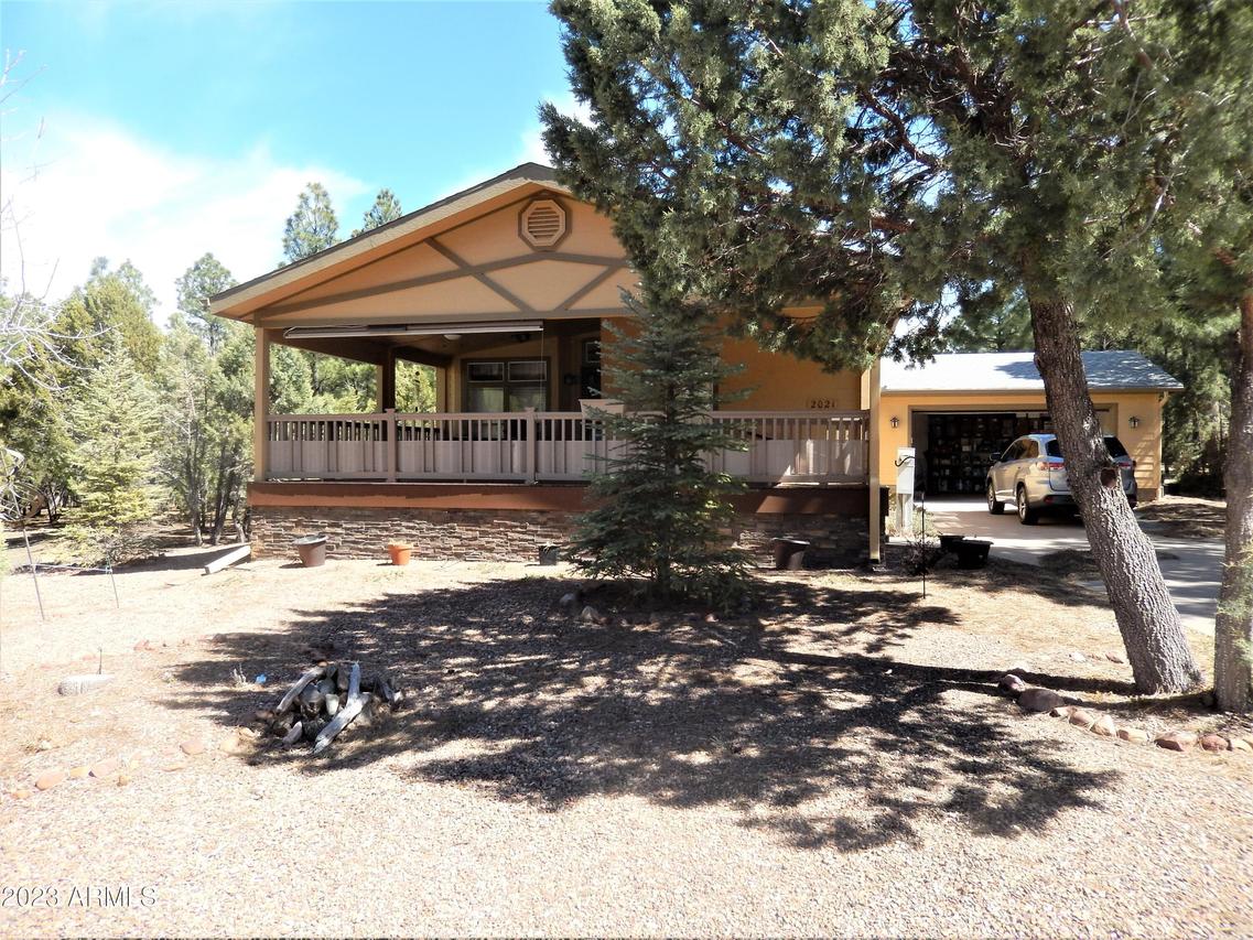 2021 W Pine Grove Dr., Show Low, AZ 85901