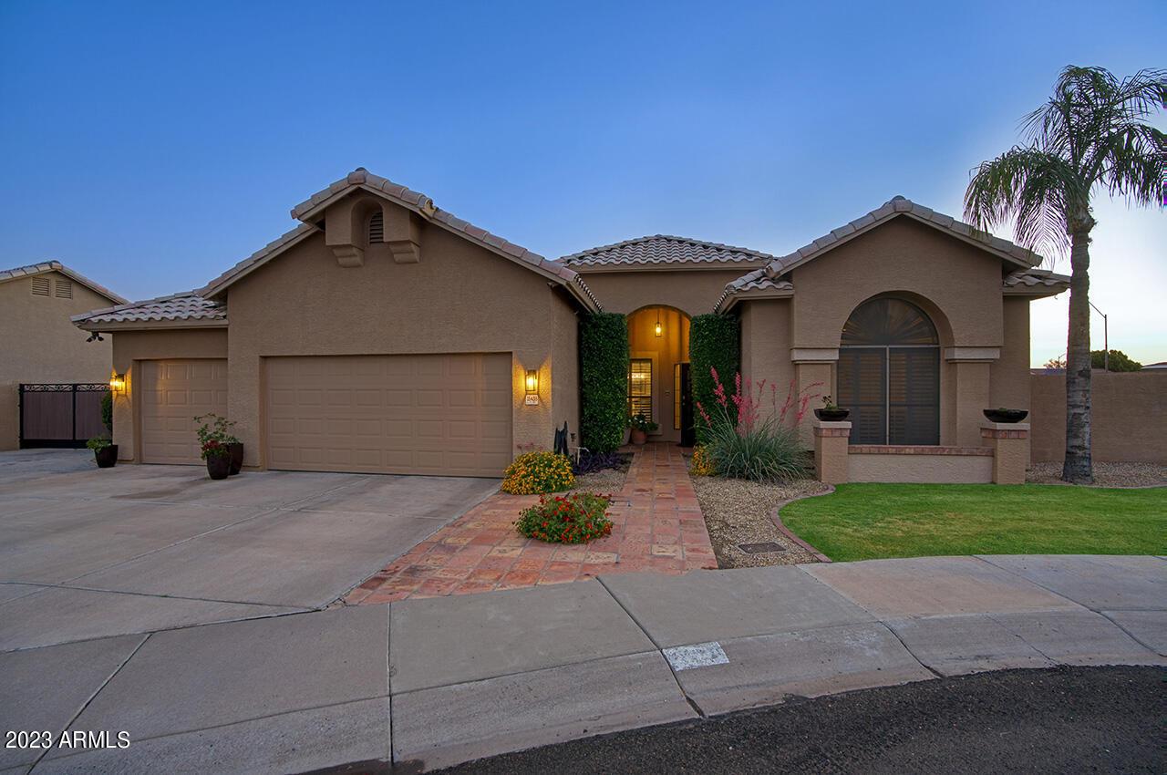 15438 N 13th Ave., Phoenix, AZ 85023