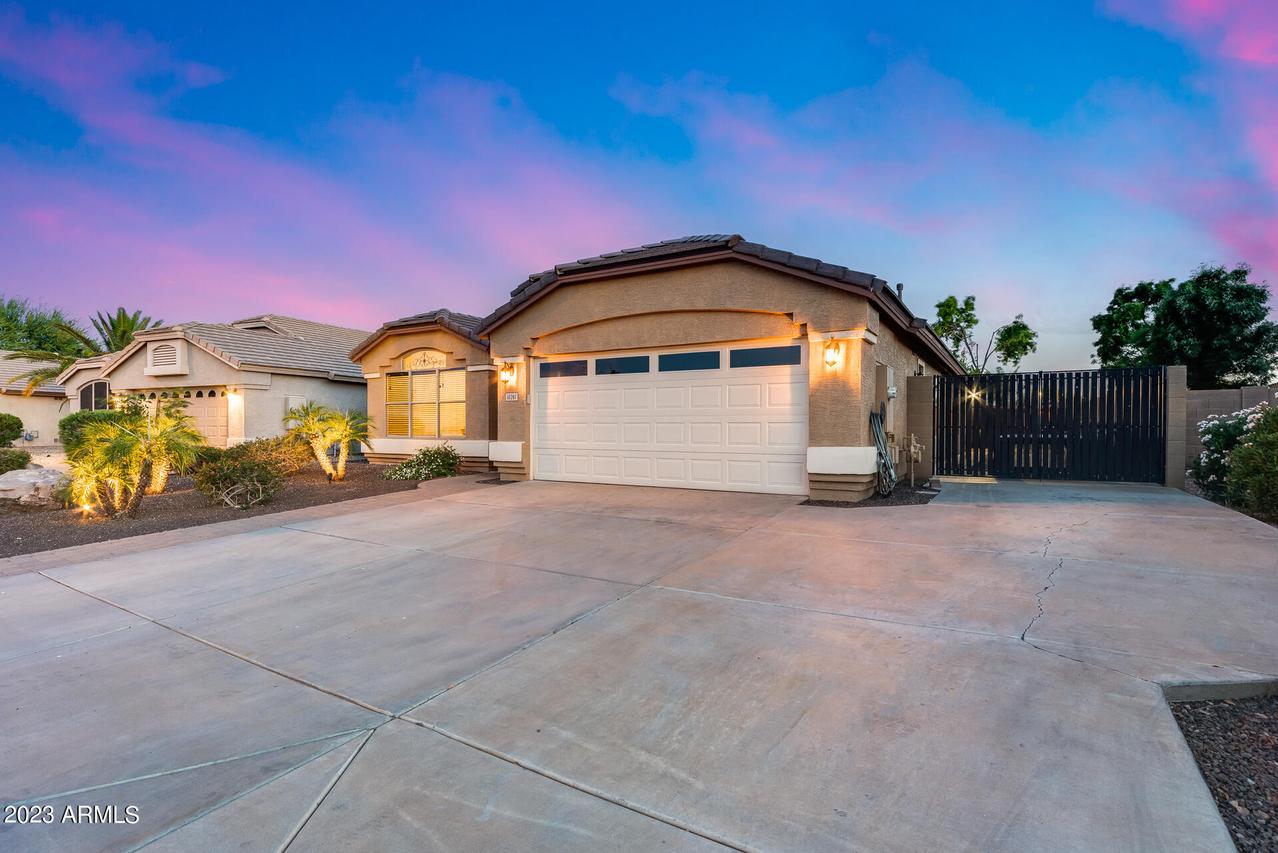 10261 W Patrick Ln., Peoria, AZ 85383