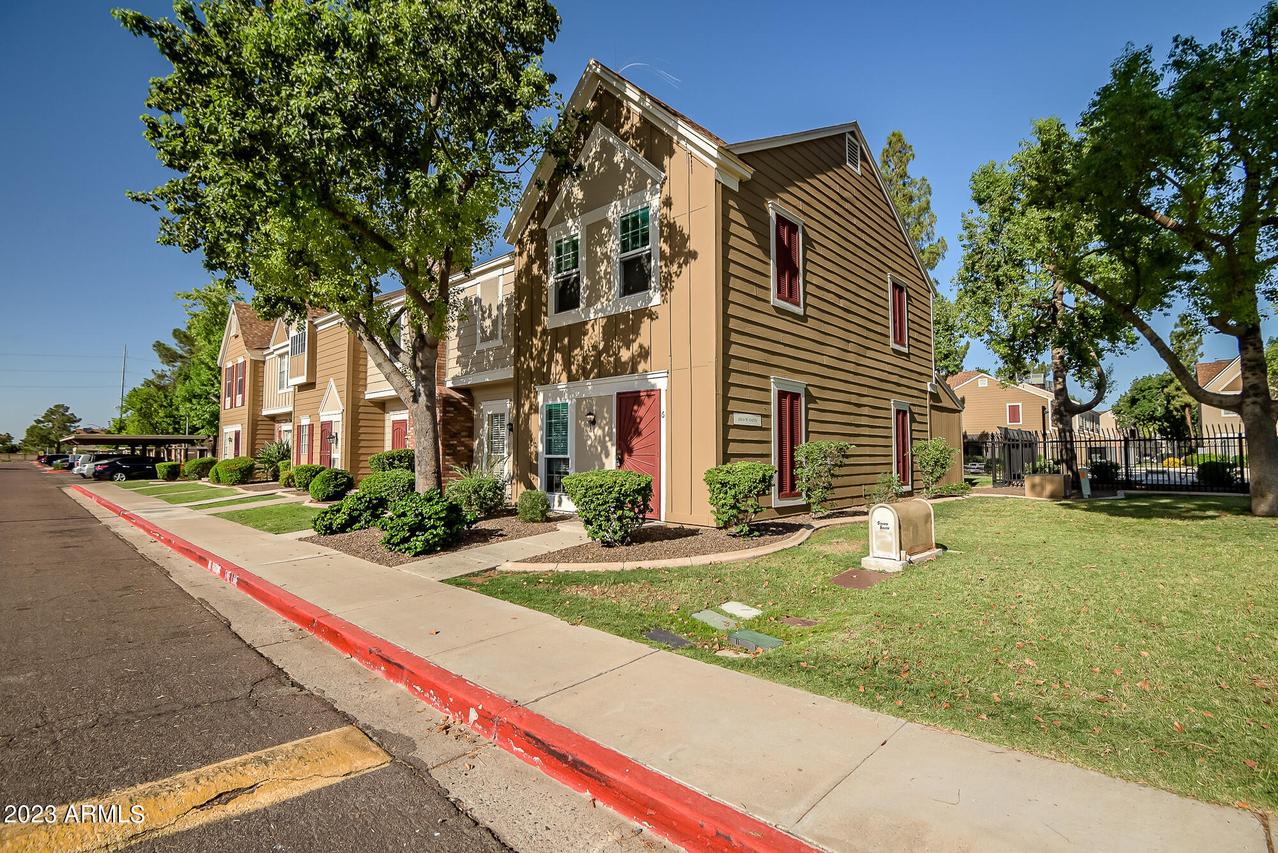 18814 N 33rd Dr. #6, Phoenix, AZ 85027