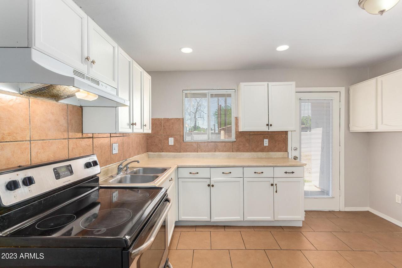 1308 E Lasalle St., Phoenix, AZ 85040