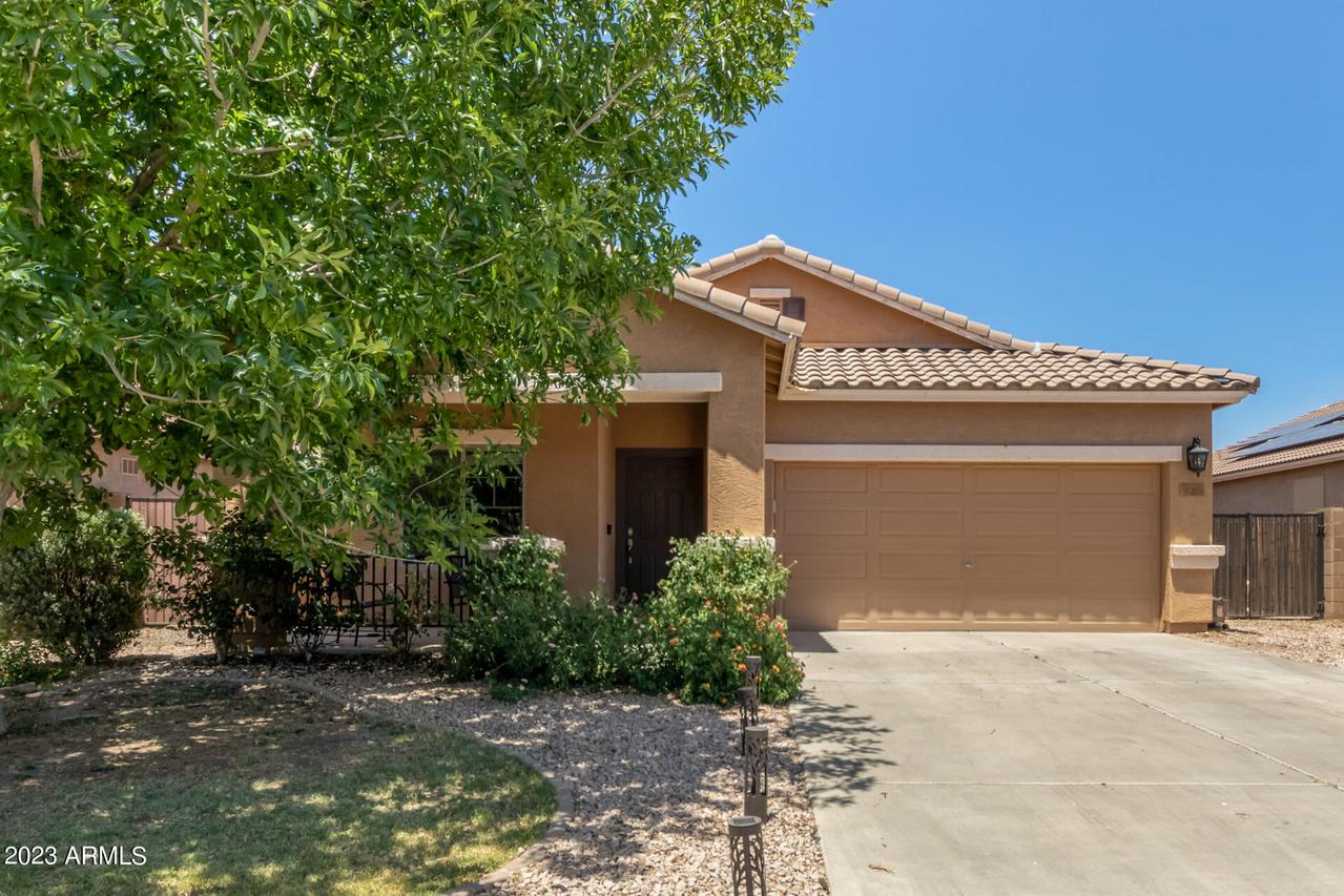 140 W Dana Dr., San Tan Valley, AZ 85143