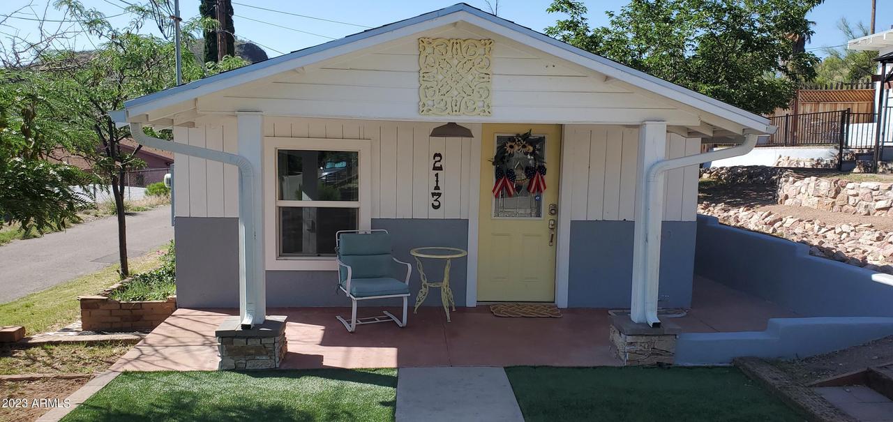 213 15th Ter., Bisbee, AZ 85603