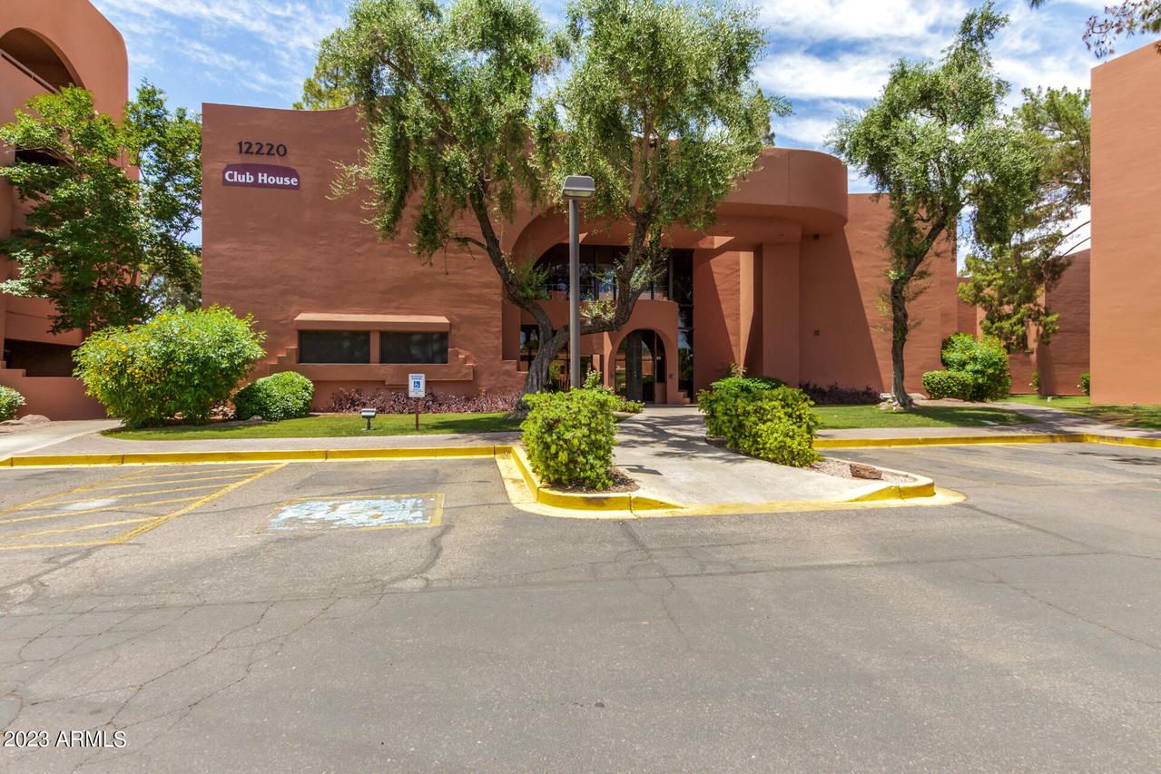 12212 N Paradise Village Pkwy. #203, Phoenix, AZ 85032